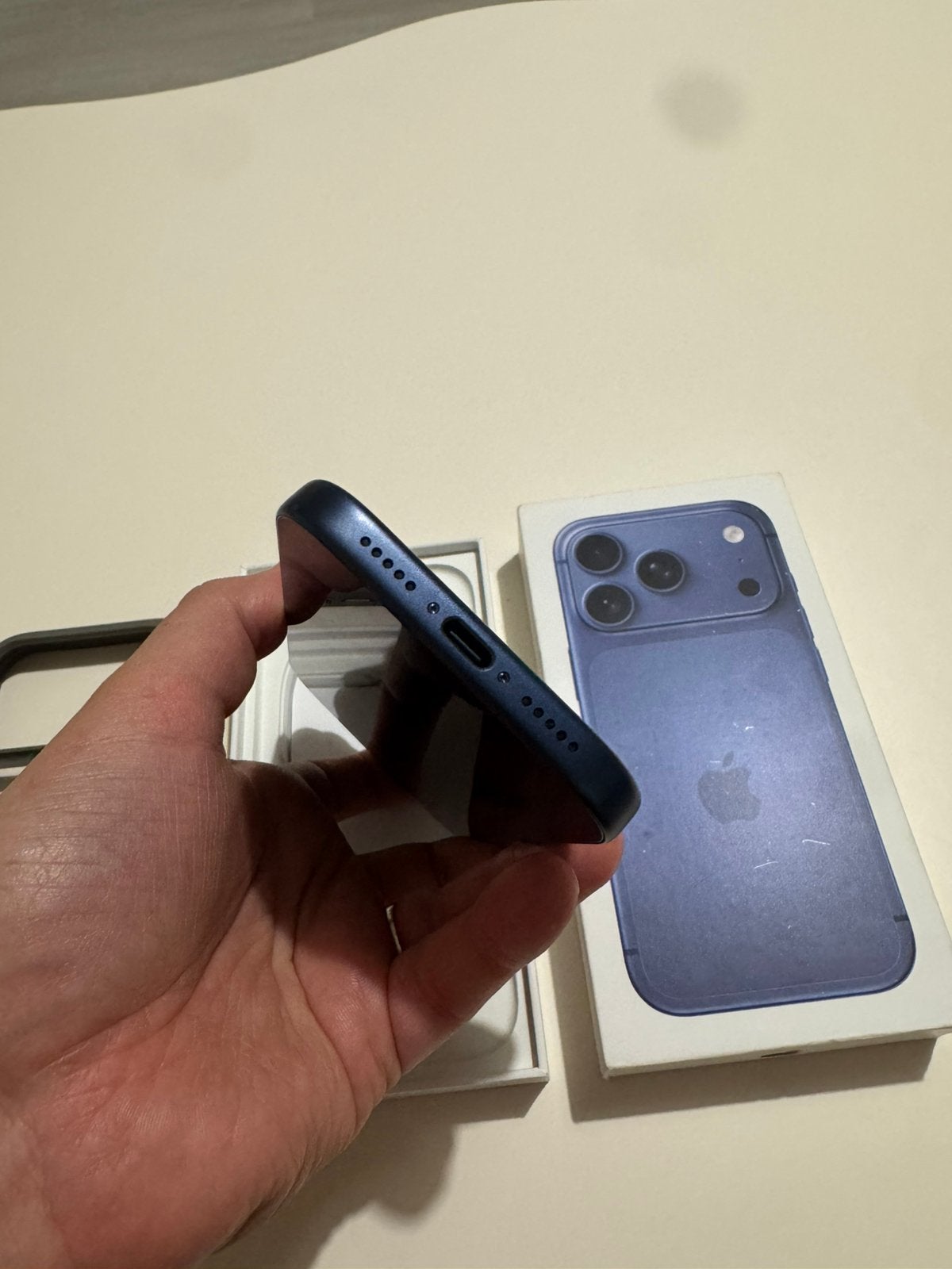 Foto 6 van Nette Iphone 17 Pro 256GB | Doos + Hoesje | 96% Batterij