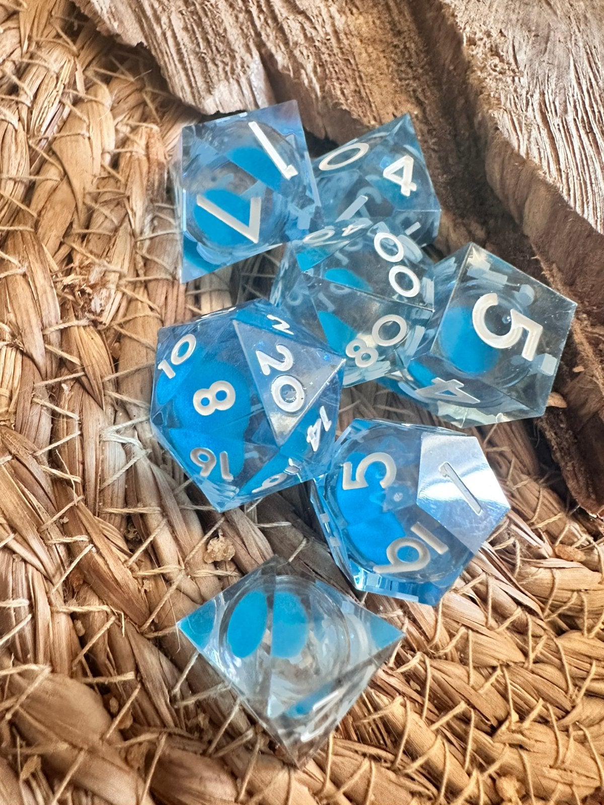 DND dice / dobbelstenen set / D&D / liquid / Fantasy TTRPG, Ophalen of Verzenden, Nieuw