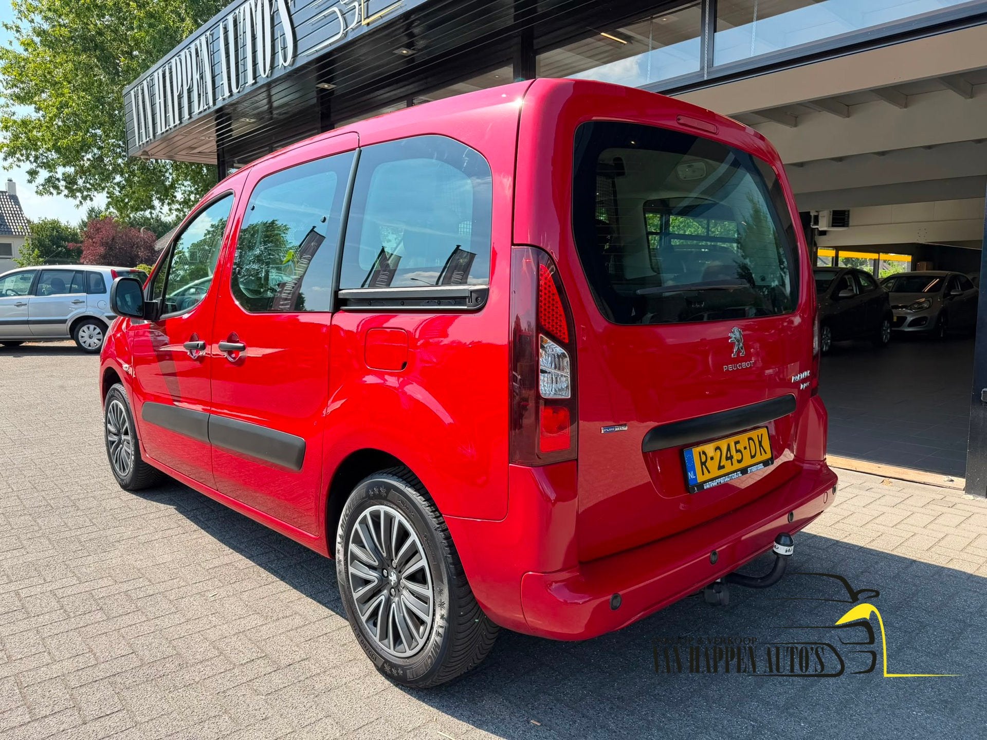 Peugeot Partner Tepee 1.2 PureTech Active / apk 2027, Voorwielaandrijving, Gebruikt, 1199 cc, Bedrijf