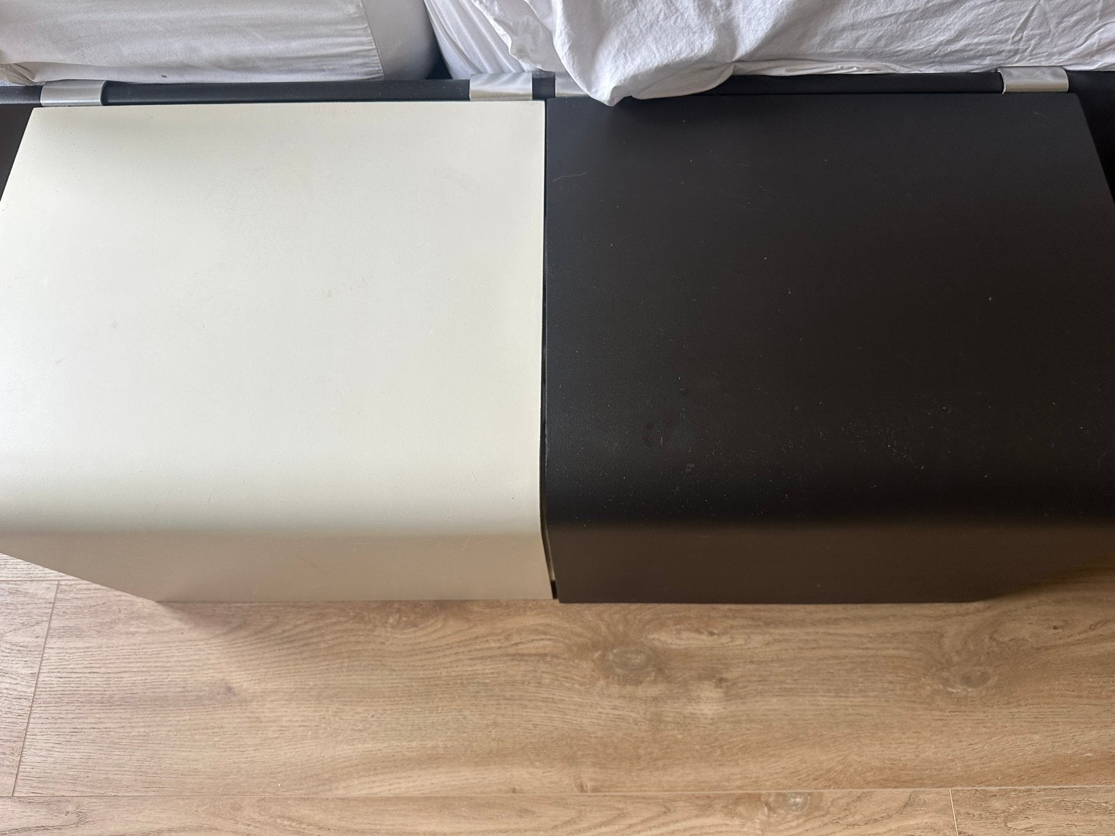 Auping nacht kastjes / aanhangtafeltje, Ophalen, Zo goed als nieuw, Tweepersoons, 70 cm of minder