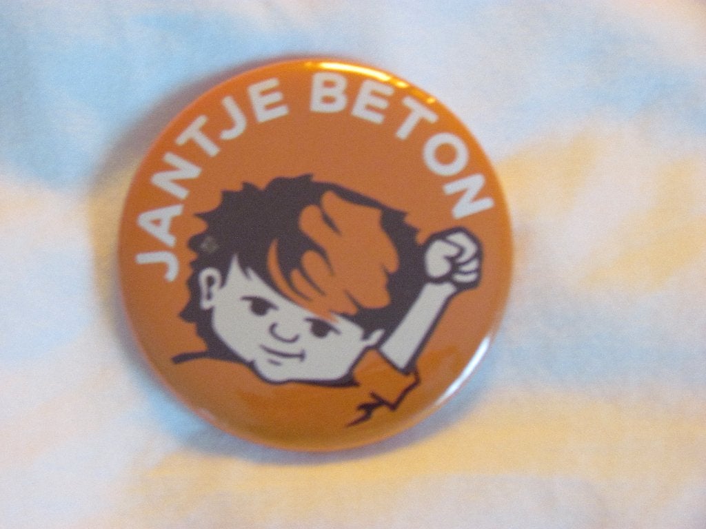 Vintage Jantje Beton button/speldje, Ophalen of Verzenden, Gebruikt, Overige onderwerpen, Button