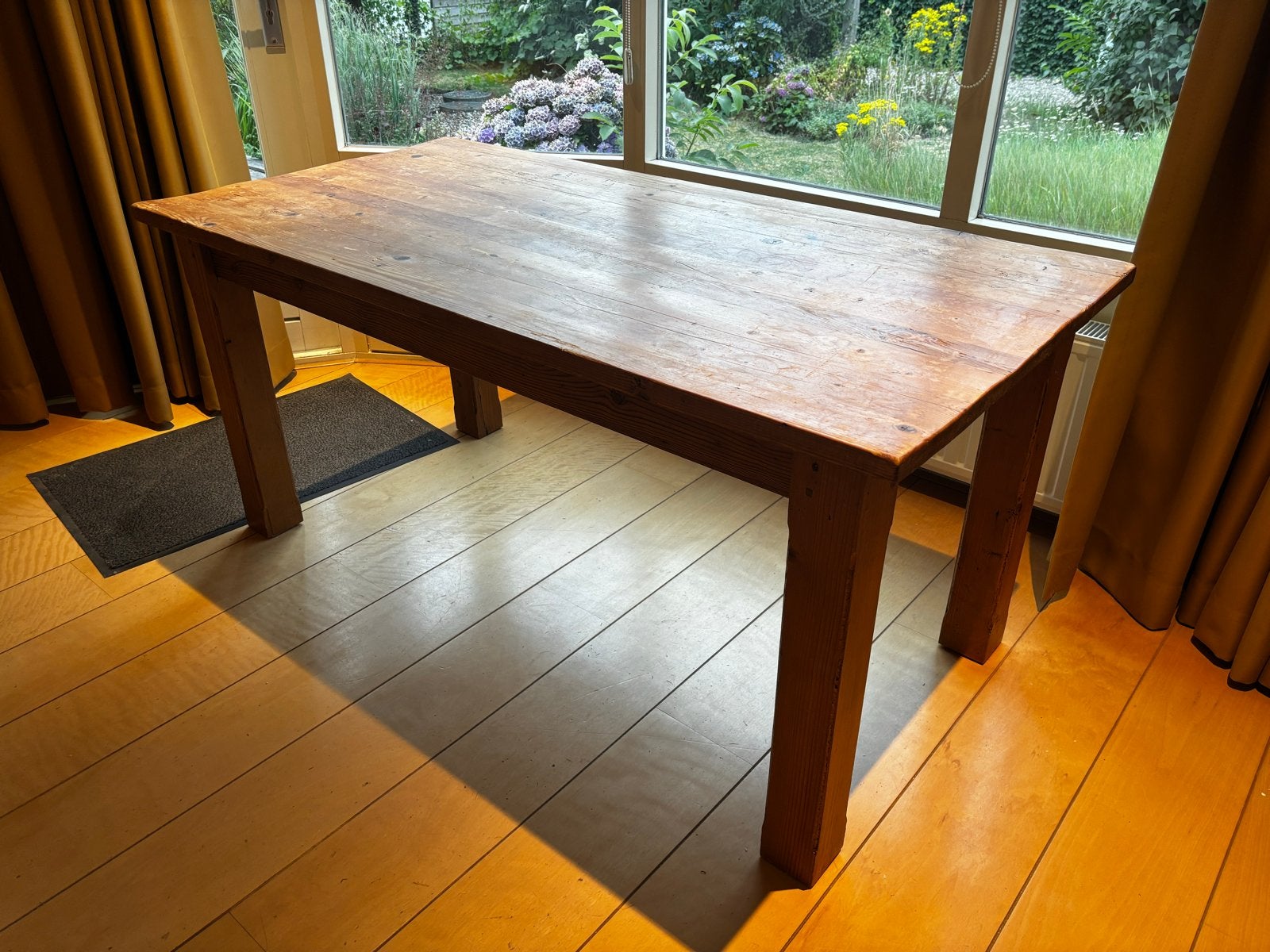 Robuuste houten eettafel - 160x80, Ophalen