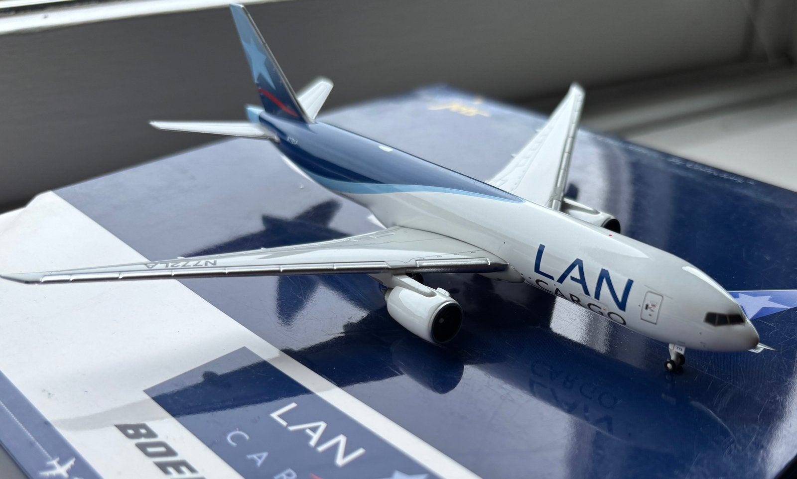 1:400 LAN Cargo Boeing 777-F Geminijets, Verzenden, Zo goed als nieuw, 1:200 of kleiner, Overige merken