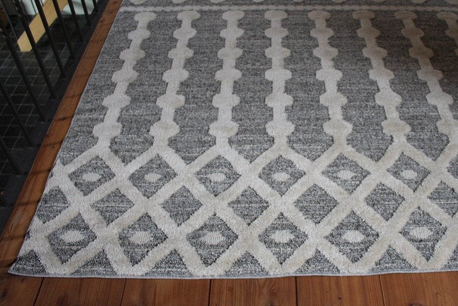 Mooi grijs / wit vloerkleed Pisa Casa 200x 290 cm