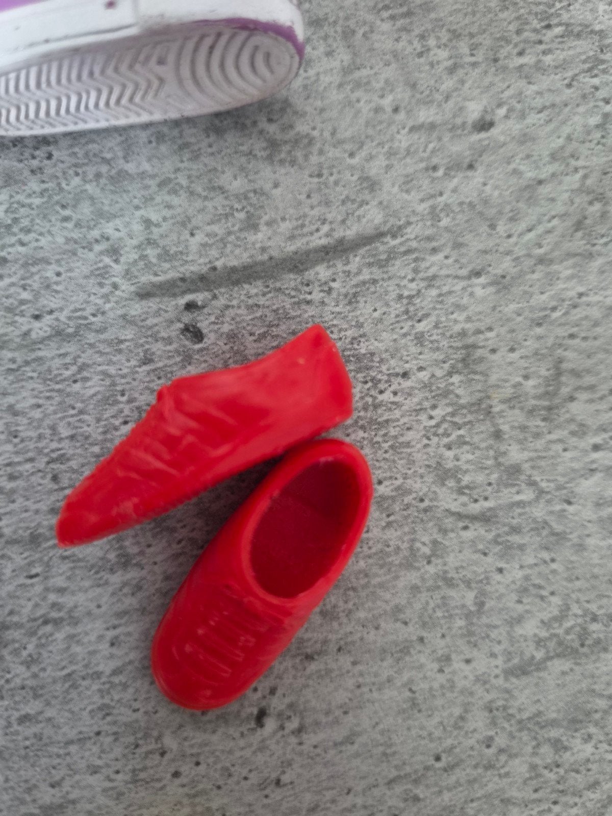 Rode Barbie schoentjes - Accessoires voor Barbiepop, Ophalen of Verzenden, Gebruikt, Accessoires