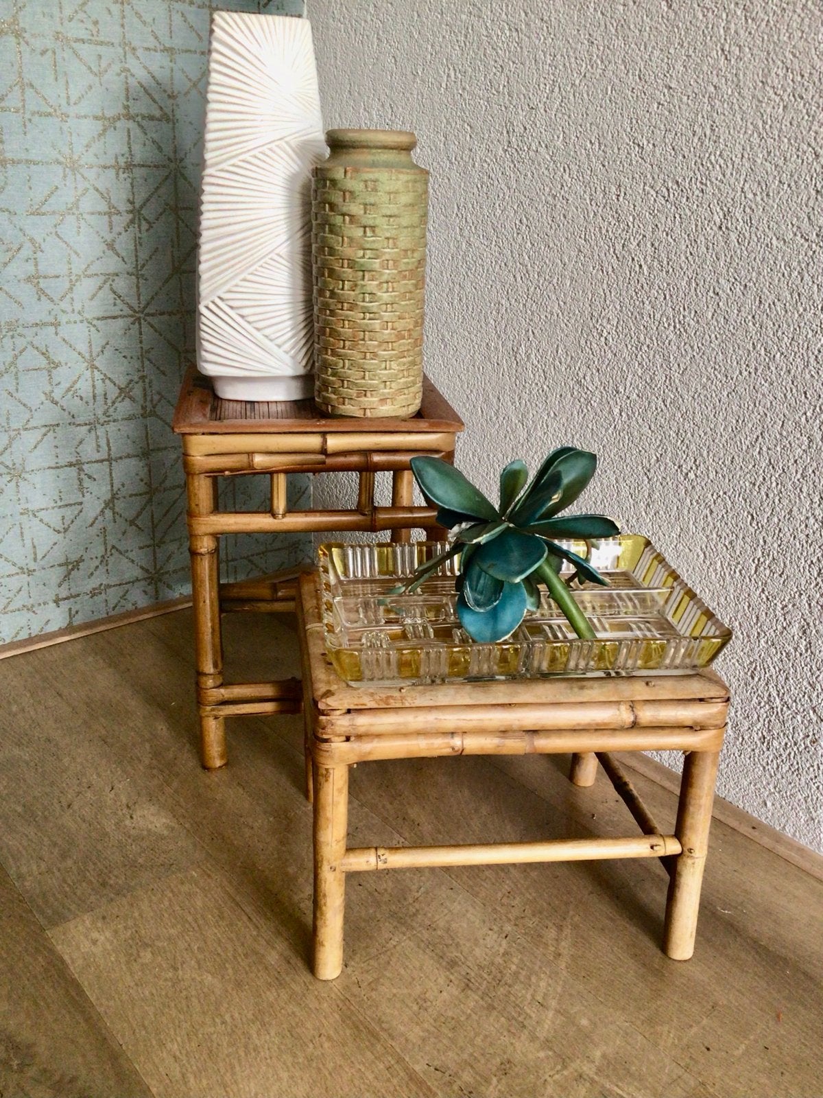 Set van 2 vintage bamboe bijzettafels/krukjes, Ophalen of Verzenden, Huis en Inrichting