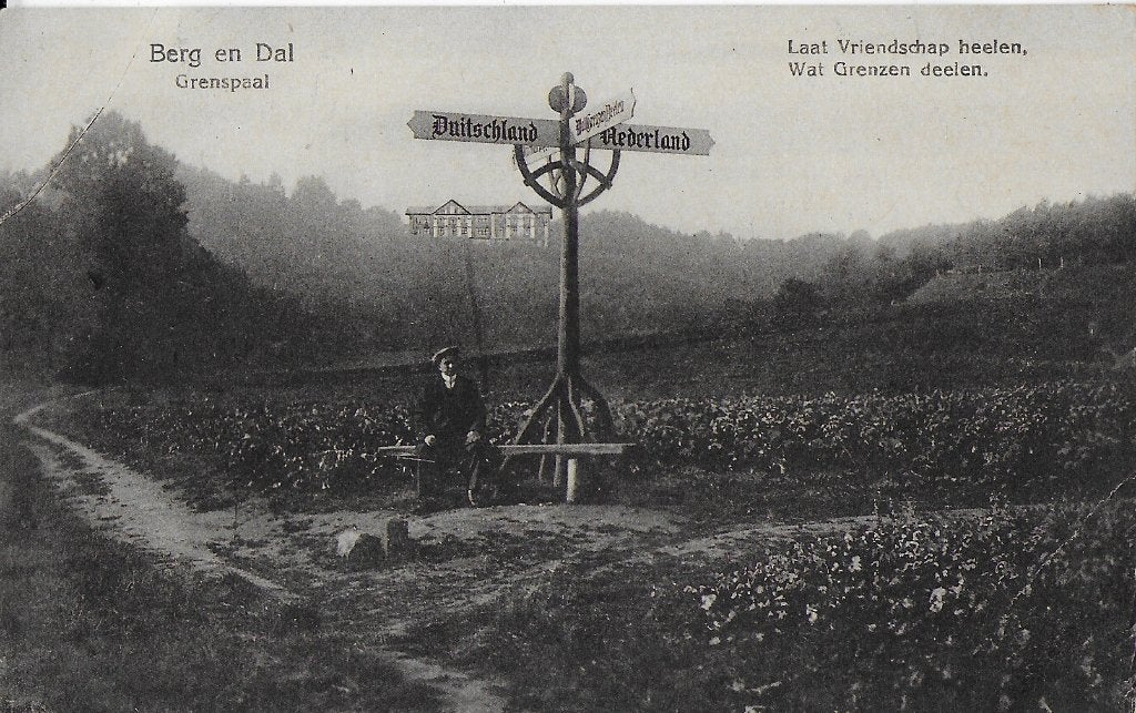 Pa1157 Oude Gelopen Ansichtkaart Berg en Dal Grenspaal, Ophalen of Verzenden, 1980 tot heden, Gelopen, Gelderland