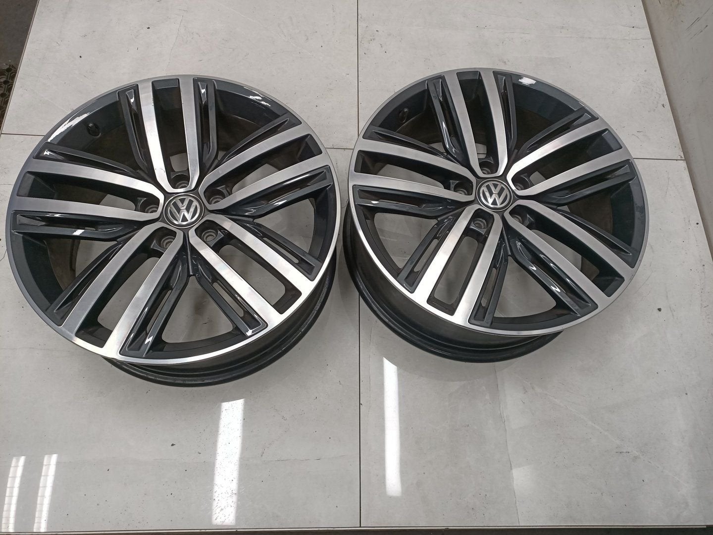 VW Tiguan Auckland lichtmetaal velgen 19"inch 2stuks 5x112, Gebruikt, Velg(en), -, -