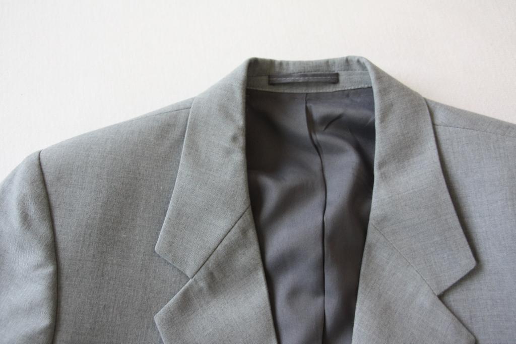 Grijs herenkostuum. Maat Small., Kleding | Heren, Ophalen of Verzenden, Zo goed als nieuw, Maat 46 (S) of kleiner, Grijs