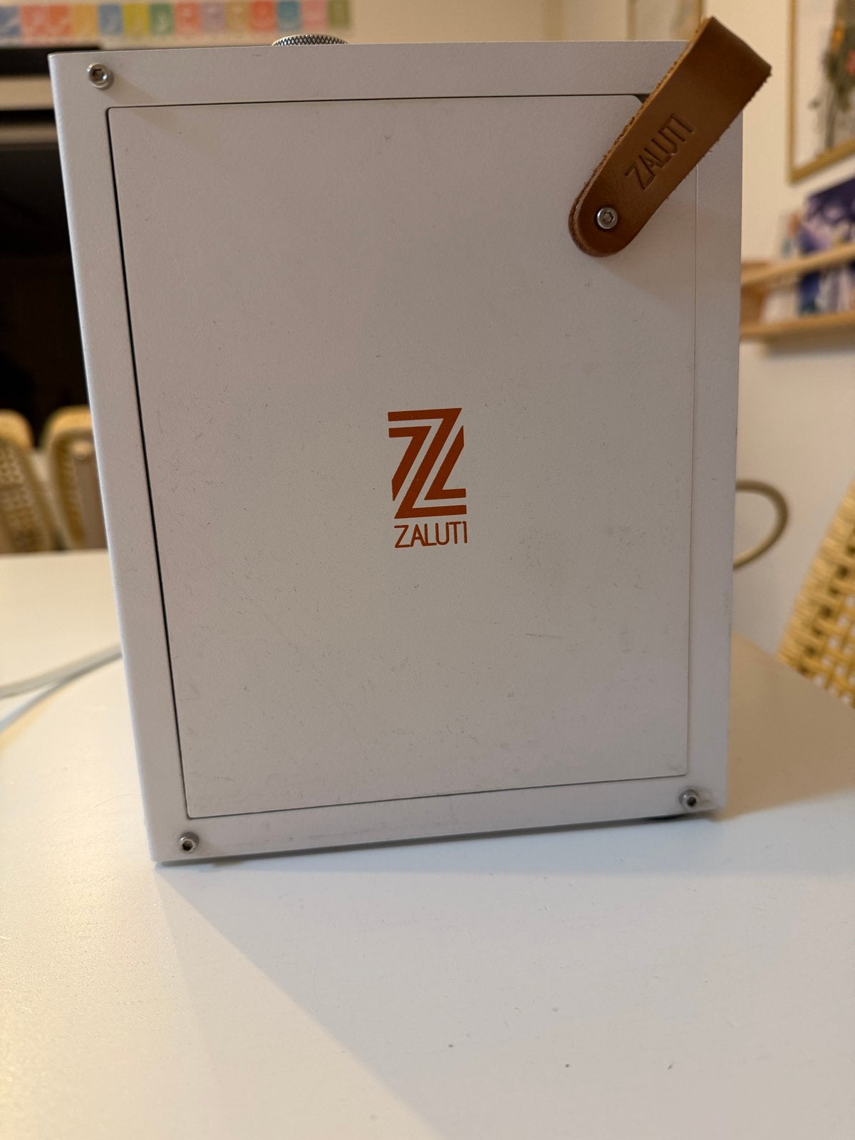 Zaluti geurmachine - Wit en zwart  leren handvat, Ophalen, Zo goed als nieuw