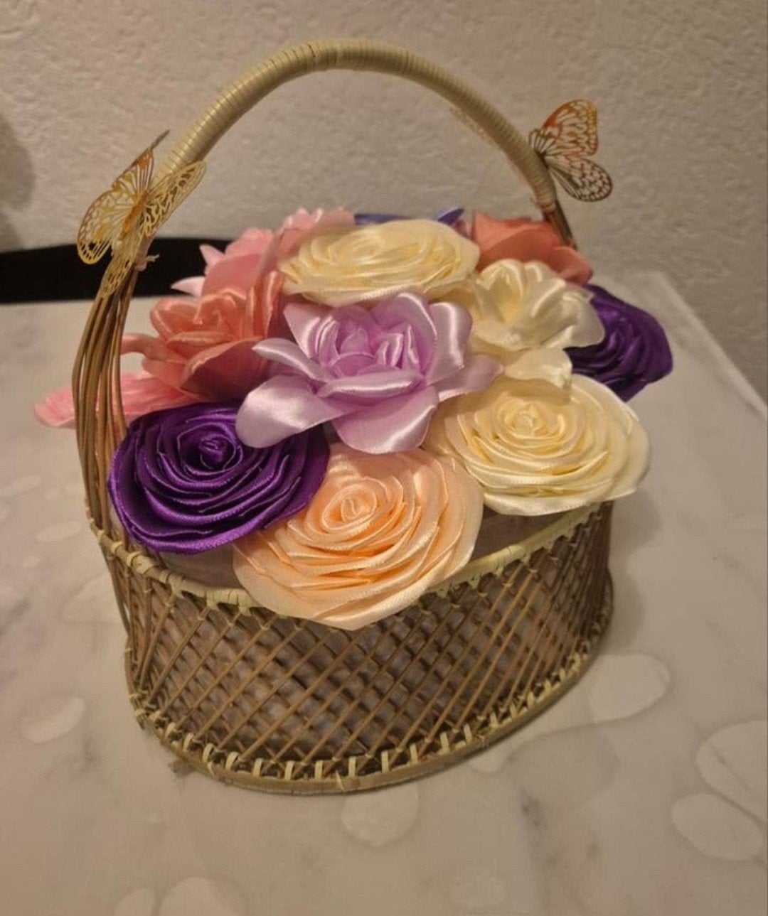 Decoratieve Mand met Kunstbloemen - Diverse Kleuren, Meerkleurig, Nieuw, Ophalen of Verzenden, Landelijk