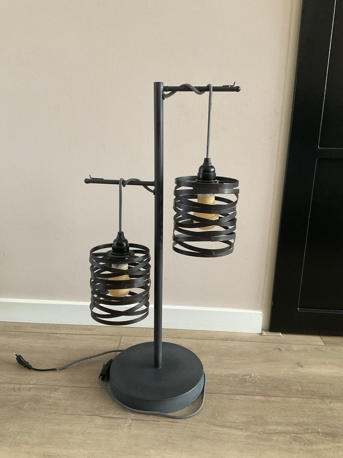 Industriële Tafellamp met Dubbele Spiraal Kappen, Huis en Inrichting, Lampen | Tafellampen, Gebruikt, Ophalen of Verzenden, Sfeerlamp