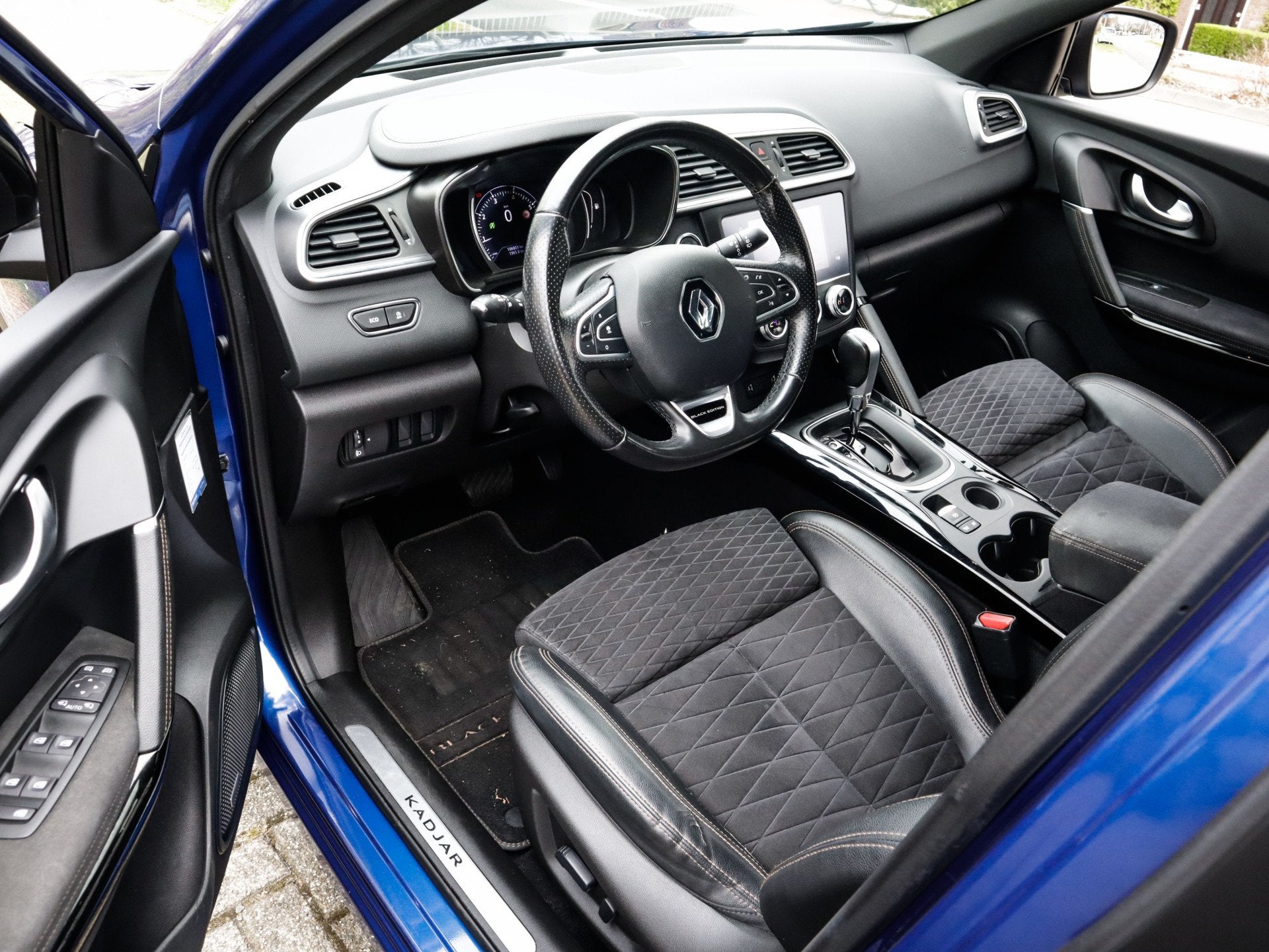 Renault Kadjar 1.3 TCe Black Edition 2e-Eig. & Keurig-Onderh, Auto's, Gebruikt, 4 cilinders, Blauw, Leder en Stof