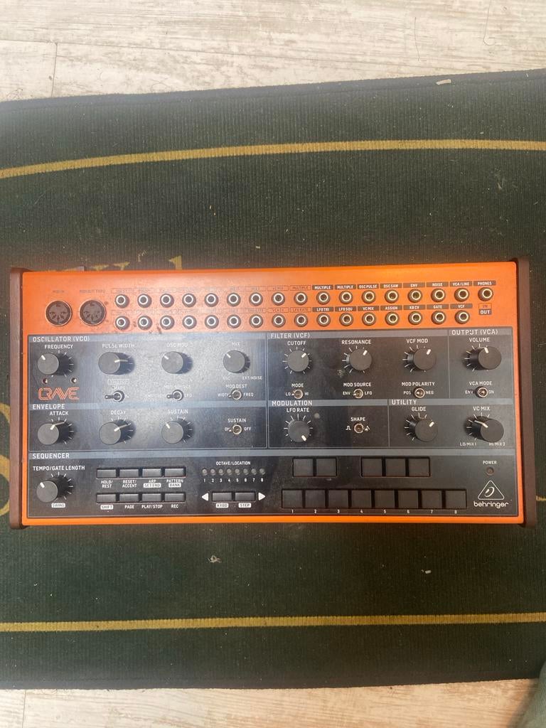 Behringer Crave Analoge Semi-Modulaire Synthesizer, Overige merken, Zo goed als nieuw, Met midi-aansluiting, Overige aantallen