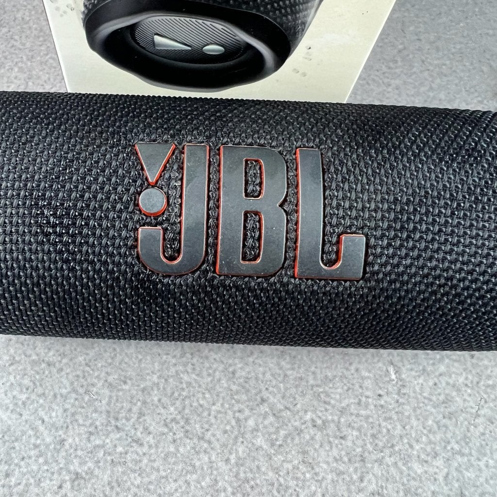 JBL Flip 6 Speaker | zwart | in doos | 410080, Overige merken, Gebruikt, Ophalen of Verzenden, Center speaker