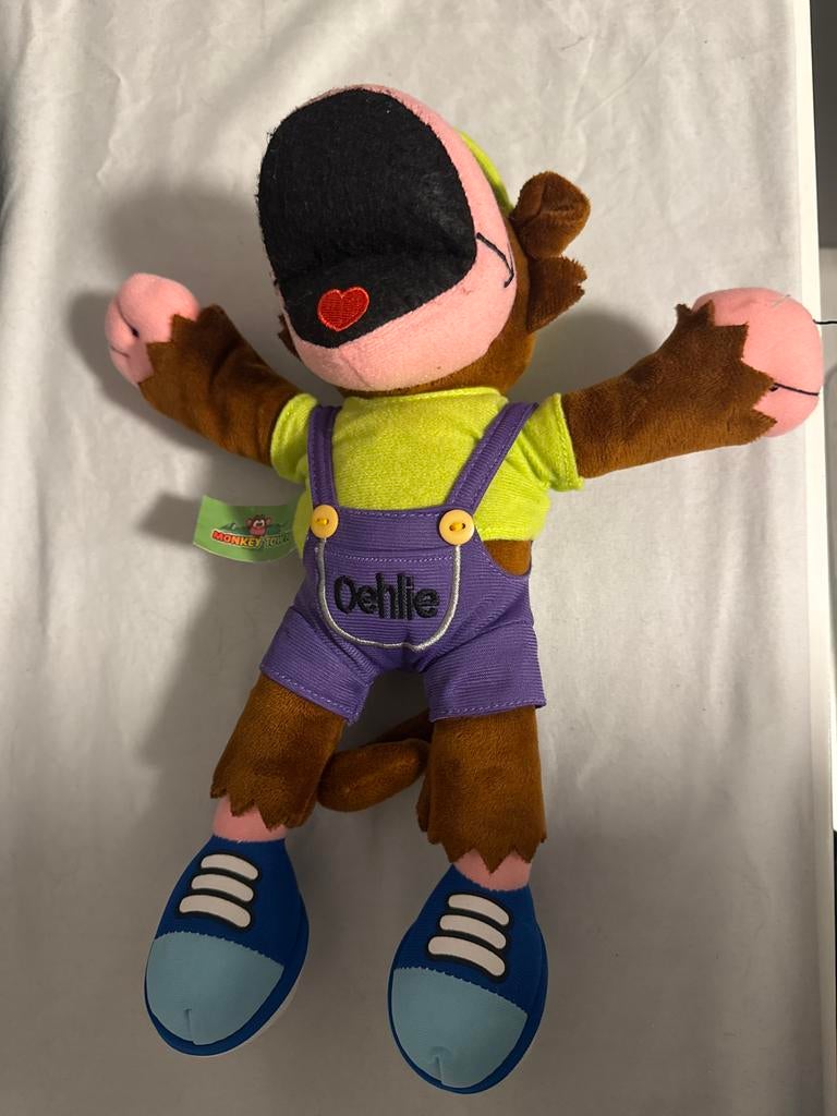 Oehlie knuffel en hondje knuffel 30 cm, Kinderen en Baby's, Speelgoed | Knuffels en Pluche, Zo goed als nieuw, Aap, Overige karakters