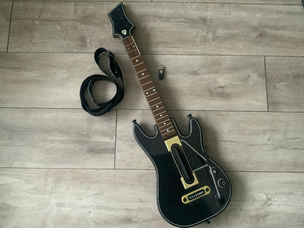 Playstation 4 Guitar Hero Live Gitaar + Dongel PS4, Spelcomputers en Games, Games | Sony PlayStation 4, Muziek, 1 speler, Ophalen of Verzenden