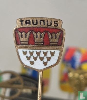 Speldje - Ford Taunus, Ophalen of Verzenden, Zo goed als nieuw, Merk, Speldje of Pin