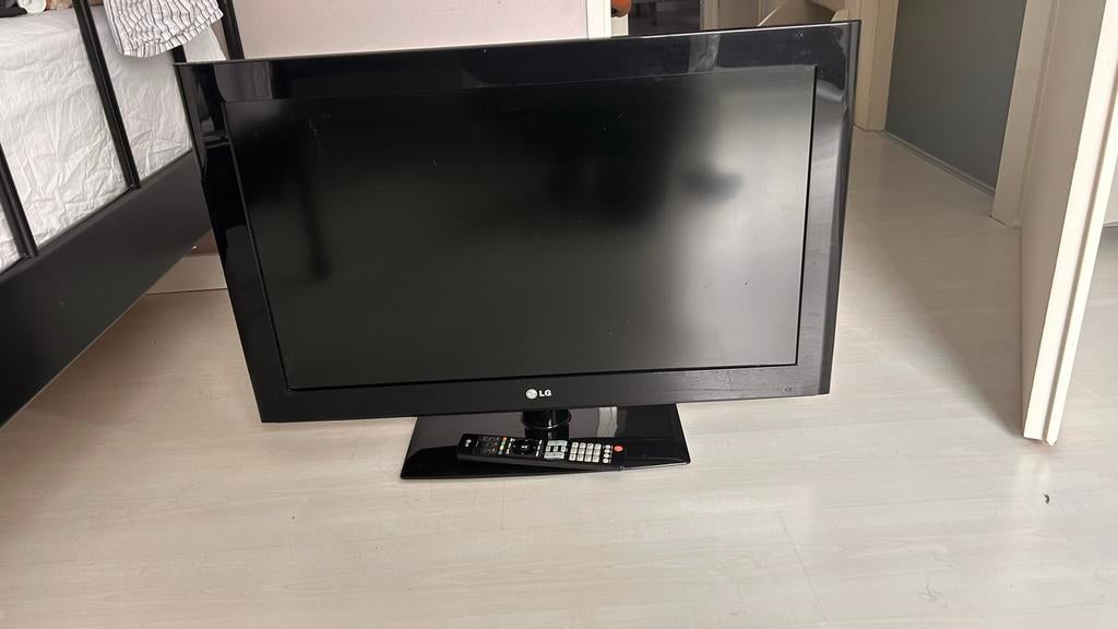 LG LCD TV 32 inch met afstandsbediening, Ophalen, Gebruikt, 50 Hz, 80 tot 100 cm