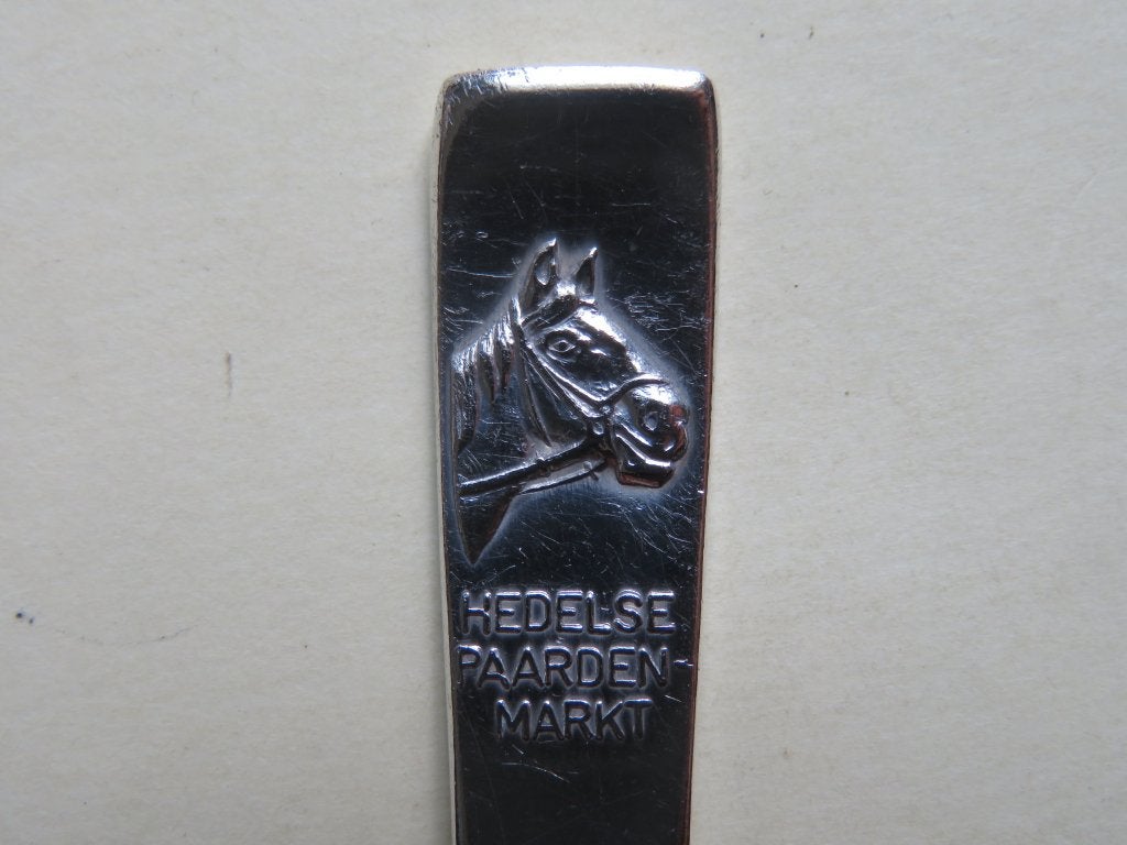 Zwaar verzilverd Sola lepeltje Hedelse Paardenmarkt paard, Antiek en Kunst, Verzenden