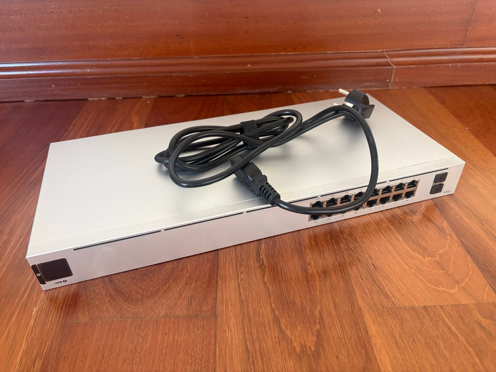 Ongebruikt: Ubiquiti UniFi Switch 16-POE Gen2, Computers en Software, Netwerk switches, Ophalen of Verzenden, Nieuw