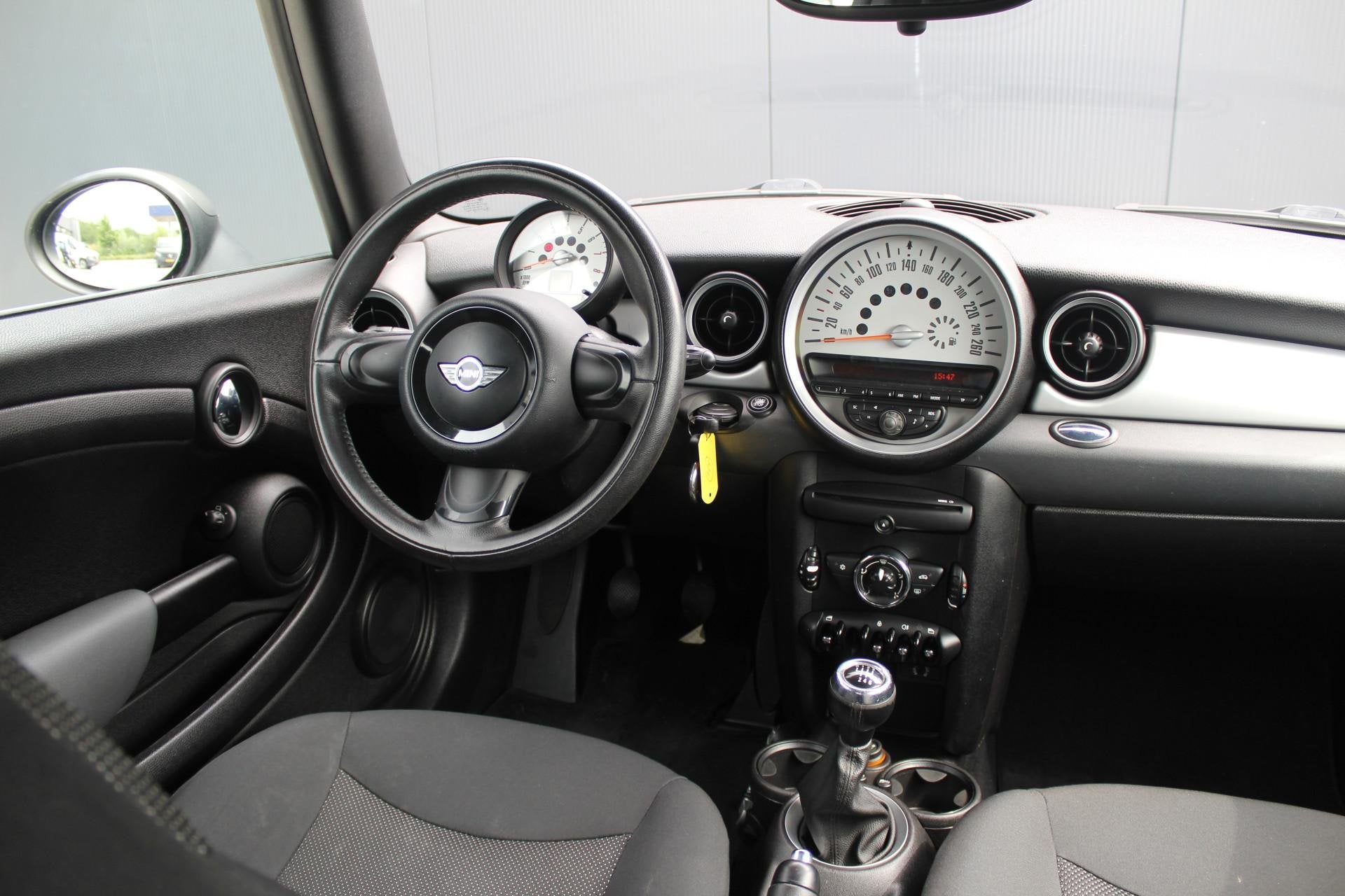 MINI Mini 1.6 One Red Hot | Airco | Sport stand | Radio | El, Auto's, Mini, Voorwielaandrijving, Euro 5, Stof, Gebruikt