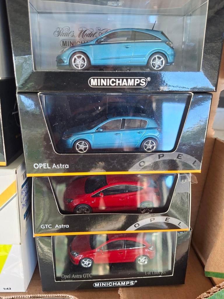 Opel astra opruiming van alles wat, Hobby en Vrije tijd, Modelauto's | 1:43, Ophalen of Verzenden, Auto