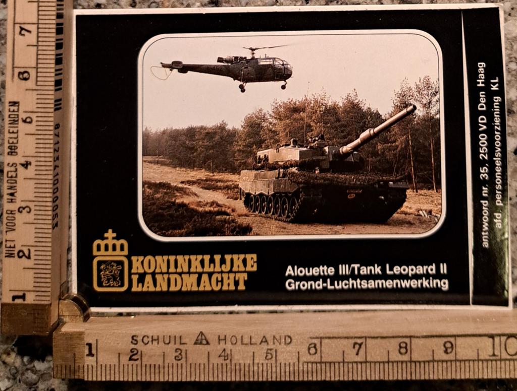 Vintage sticker Koninklijke Landmacht tank helikopter, Verzamelen, Ophalen of Verzenden, Zo goed als nieuw, Overige typen