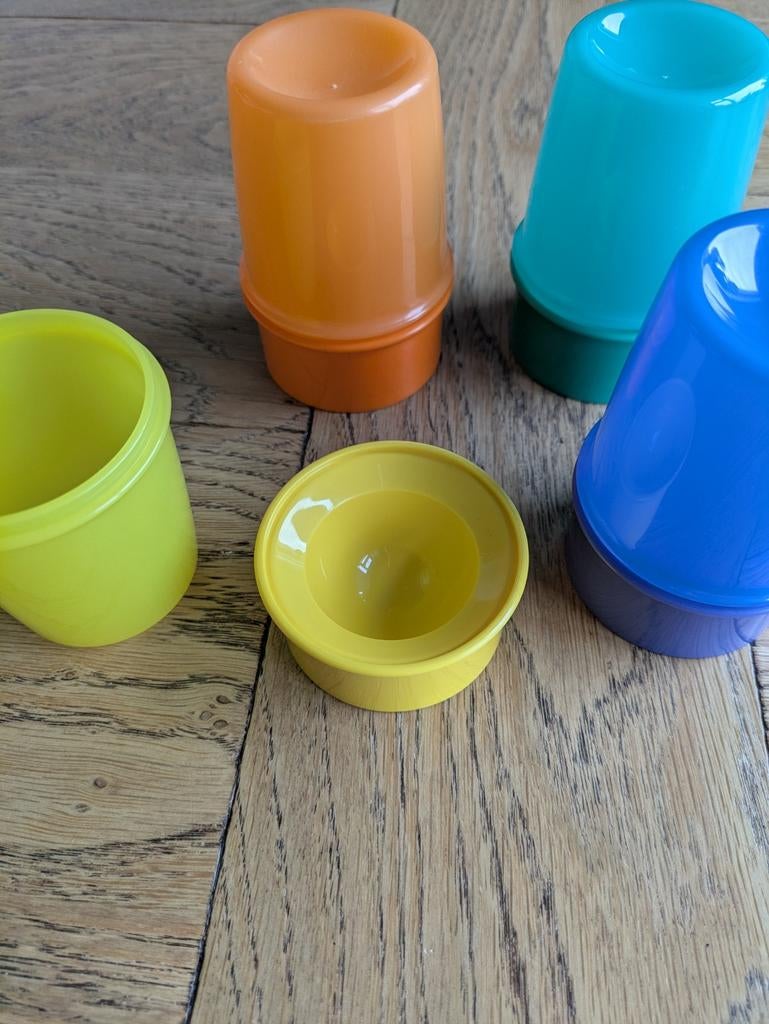 Vier afsluitbare eierdoppen Tupperware, Huis en Inrichting, Keuken | Tupperware, Ophalen of Verzenden, Overige typen