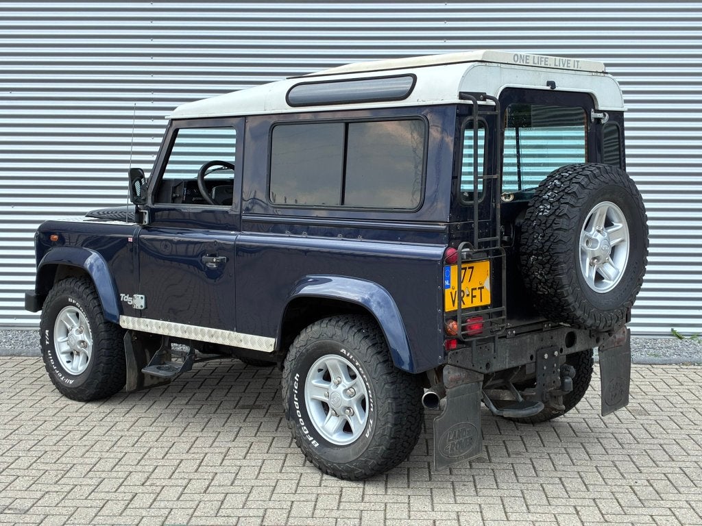 Land Rover Defender 90 Td5 County Hard Top/ Youngtimer, foto 6