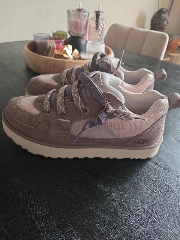 UGG Sneakers maat 45, Ophalen of Verzenden, Zo goed als nieuw