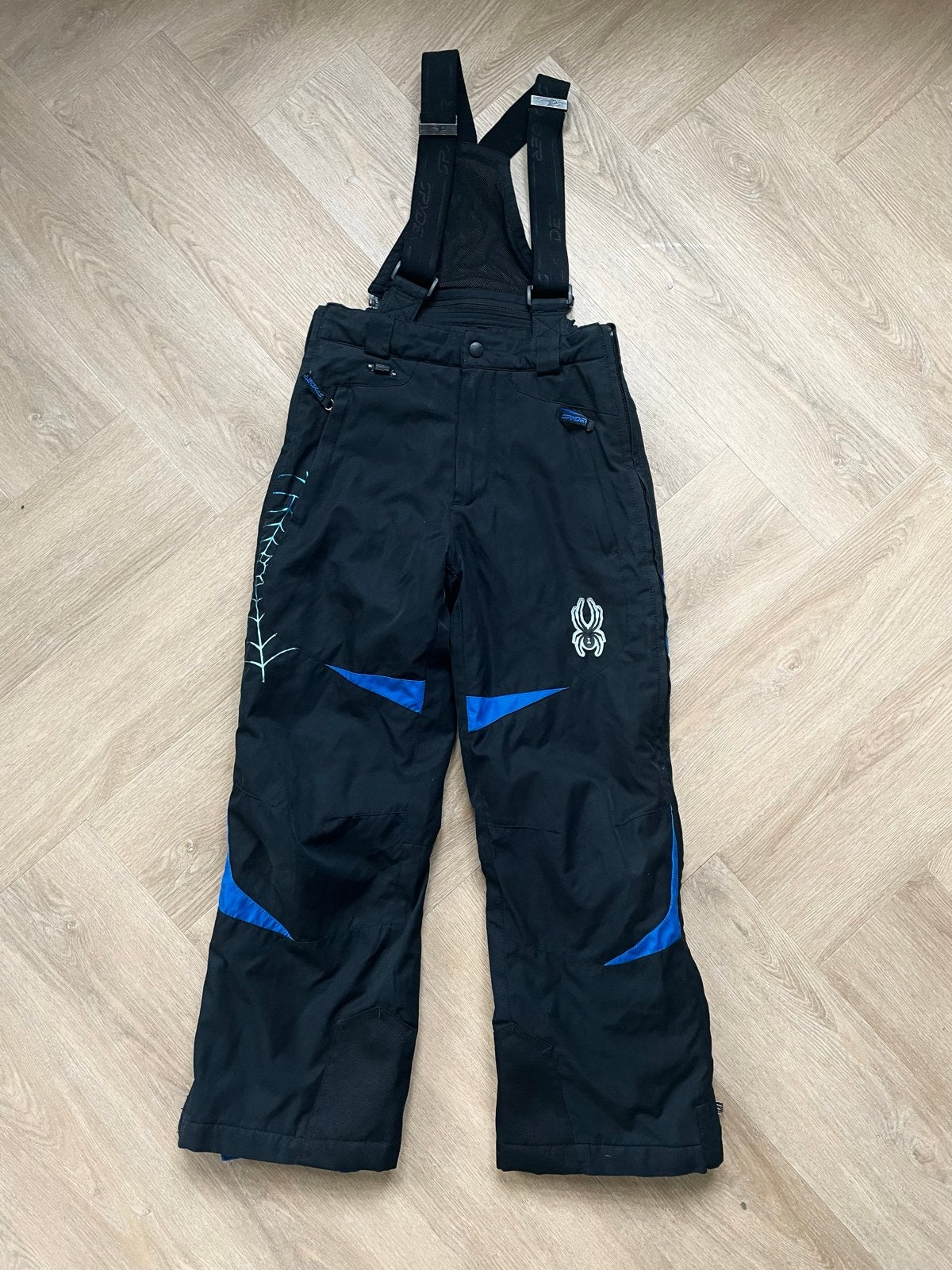 Spyder skibroek met bretels - Zwart/Blauw - maat 140, Verzenden, Zo goed als nieuw, Jongen of Meisje, Broek