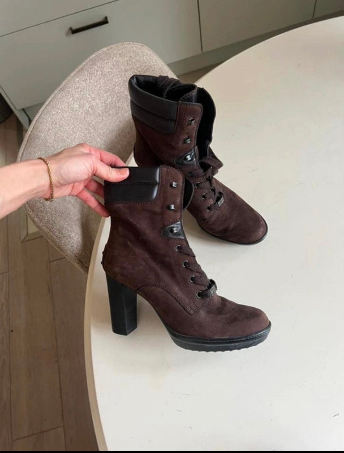 Tod’s hakken, Kleding | Dames, Ophalen of Verzenden, Gedragen, Bruin