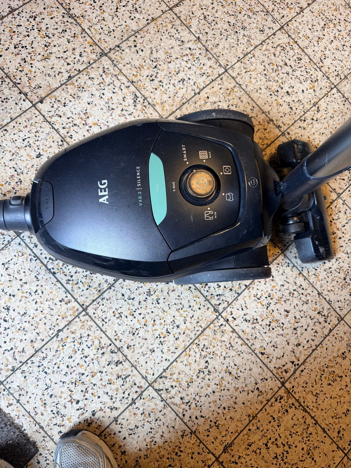 AEG VX8.2 Silence stofzuiger, Stofzak, Gebruikt, Ophalen of Verzenden, Sledestofzuiger