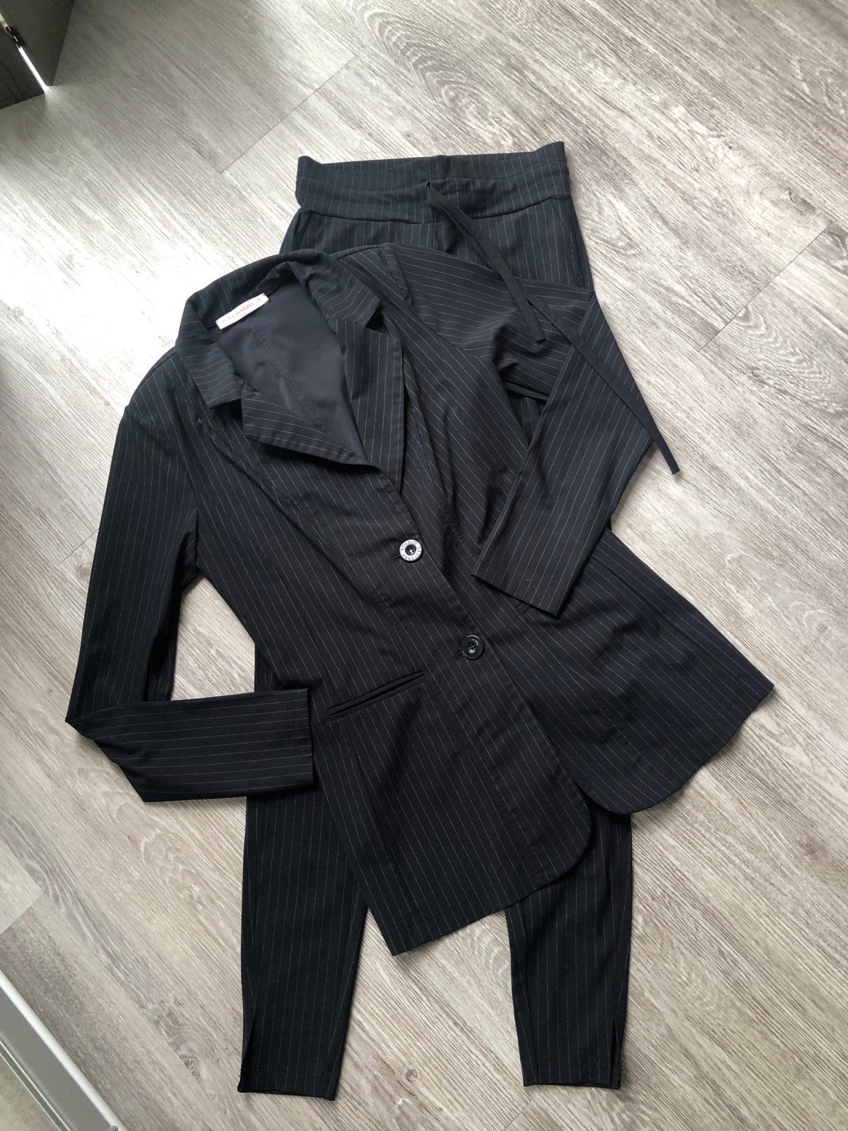 Studio Anneloes Pinstripe 2-delige set xs, Kostuum of Pak, Zwart, Nieuw, Ophalen of Verzenden