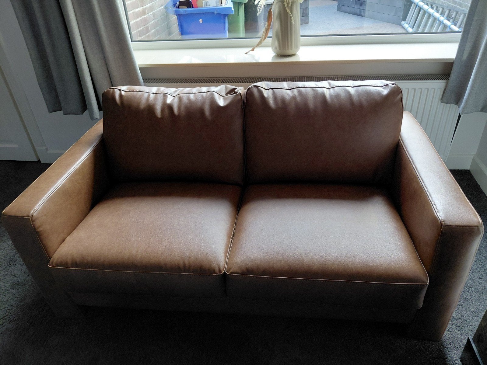 Comfortabele 2-zitsbank in bruin kunstleer, Ophalen, Gebruikt, Leer, Modern, Industrieel