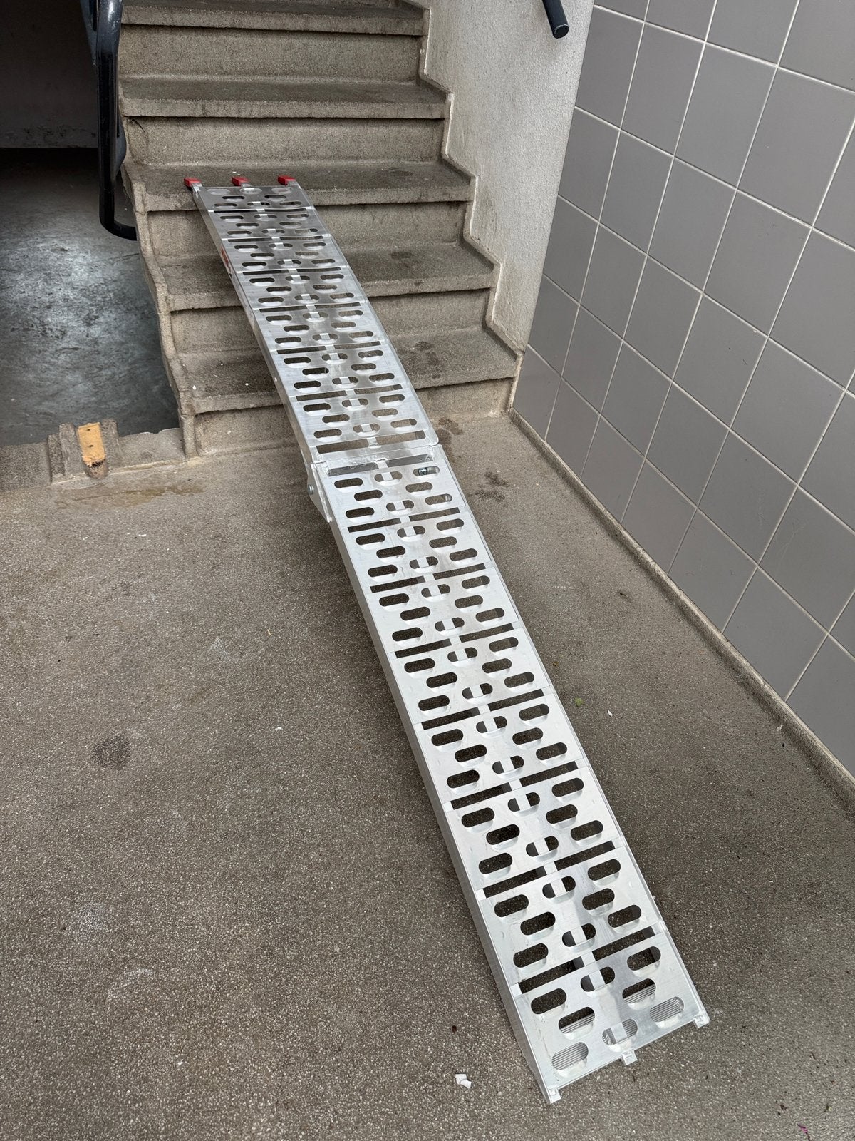 Dik aluminium oprijplaat (inklapbaar, max. 340 kg), Auto diversen, Ophalen, Zo goed als nieuw
