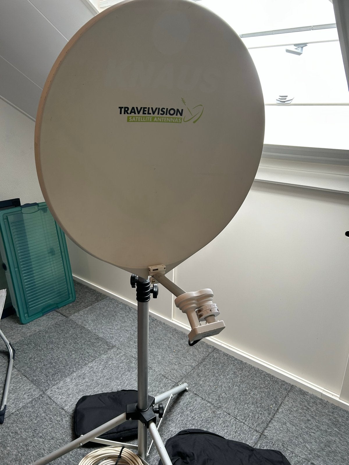 Travel Vision R7 Satellietantenne met Statief en Accessoires, Ophalen, Zo goed als nieuw, (Schotel)antenne, Overige merken