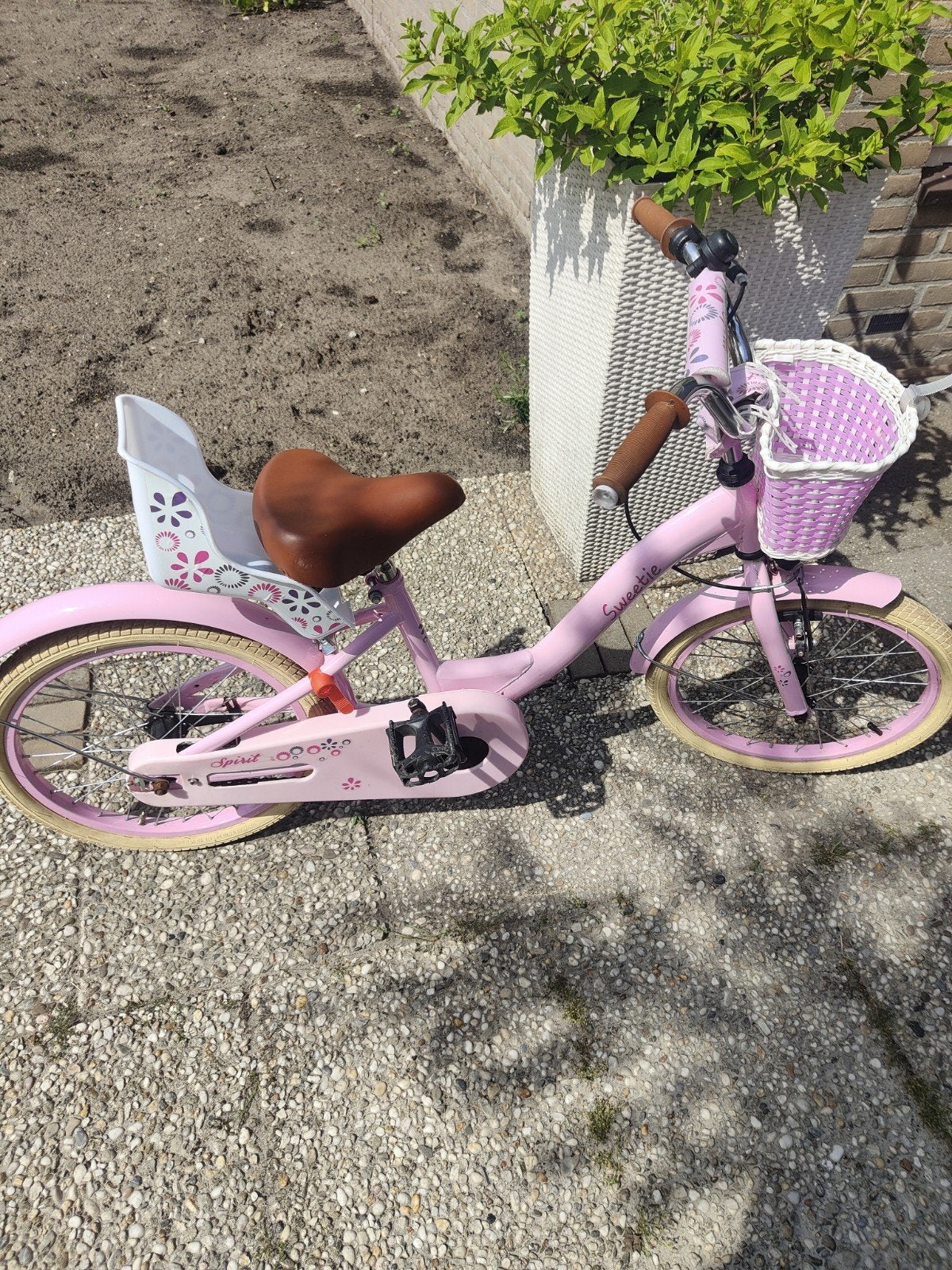 Te Koop: Spirit Meisjesfiets 18 Inch – Roze met Mandje, Fietsen en Brommers, Fietsen | Meisjes, Ophalen, Zo goed als nieuw, 18 inch