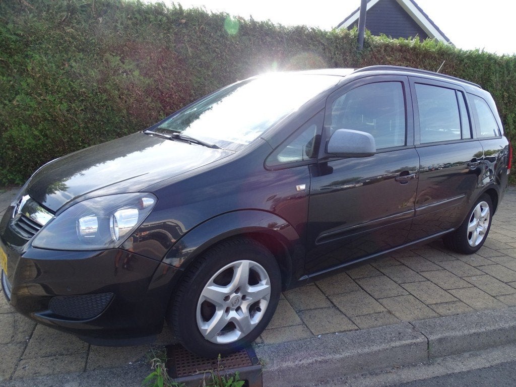 Opel ZAFIRA 1.6 EDITION 7 Pers-Pdc-Airco-Trekhaak-Cruise, Auto's, Opel, Voorwielaandrijving, Euro 5, 15 km/l, Gebruikt