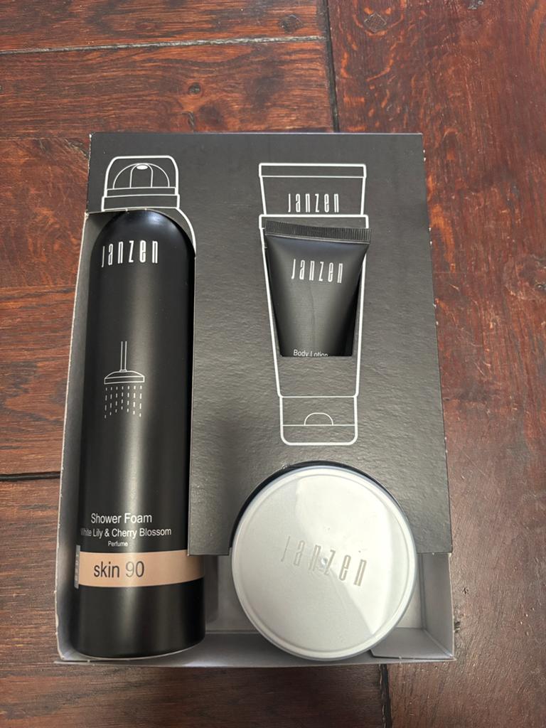 Janzen Skin 90 giftset, Ophalen of Verzenden, Nieuw, Bad & Douche