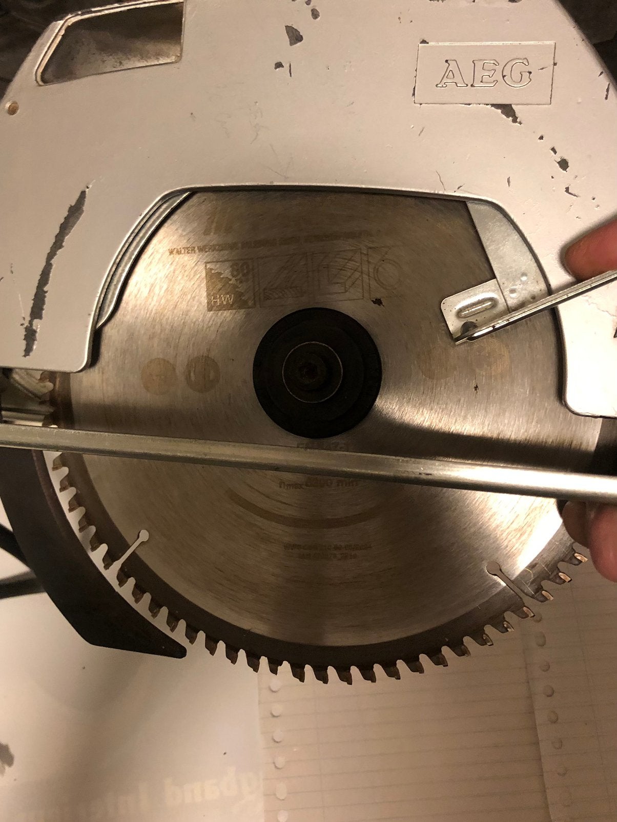 AEG HK 75 professionele cirkelzaag /bouwzaag 1400 w 40 euro, Ophalen, Cirkelzaag, Zo goed als nieuw, 30 tot 70 mm