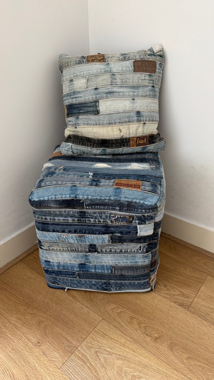 Denim poef en sierkussen, Ophalen, Zo goed als nieuw