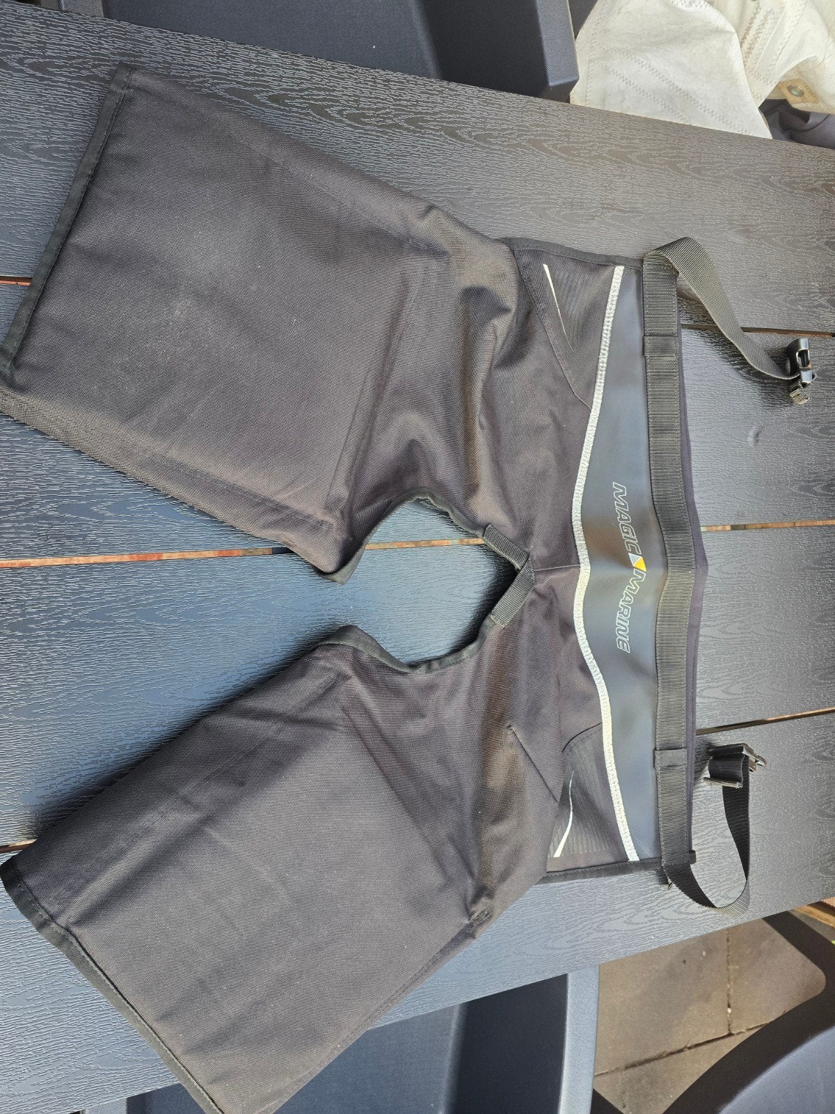 Hangbroek voor open zeilboot, Watersport en Boten, Watersportkleding, Overige typen, Magic Marine, Ophalen of Verzenden, Zo goed als nieuw