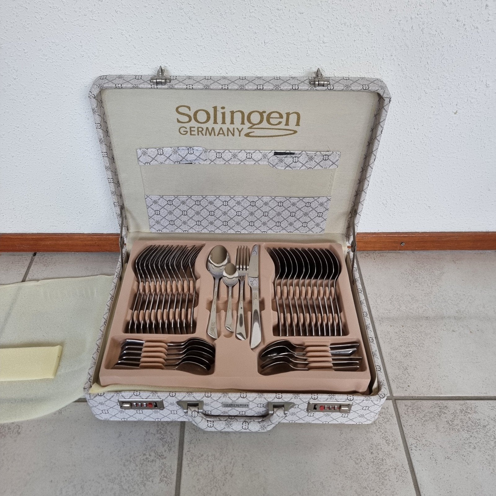 Solingen Germany 12-delig servies - Nieuw in koffer, Ophalen, Bestekset, Overige typen, Nieuw