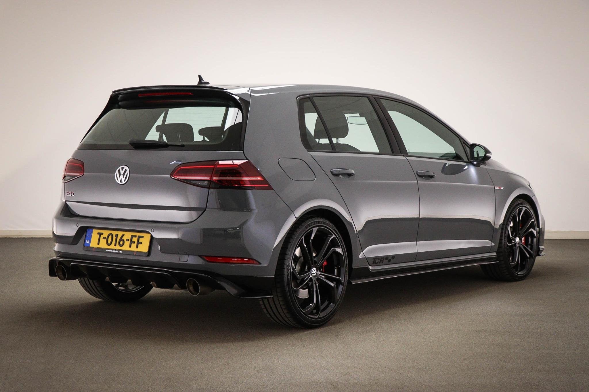 Volkswagen Golf 2.0 TSI GTI TCR | AKRAPOVIC | VIRTUAL COCKPI, Auto's, 1330 kg, Gebruikt, 4 cilinders, Golf