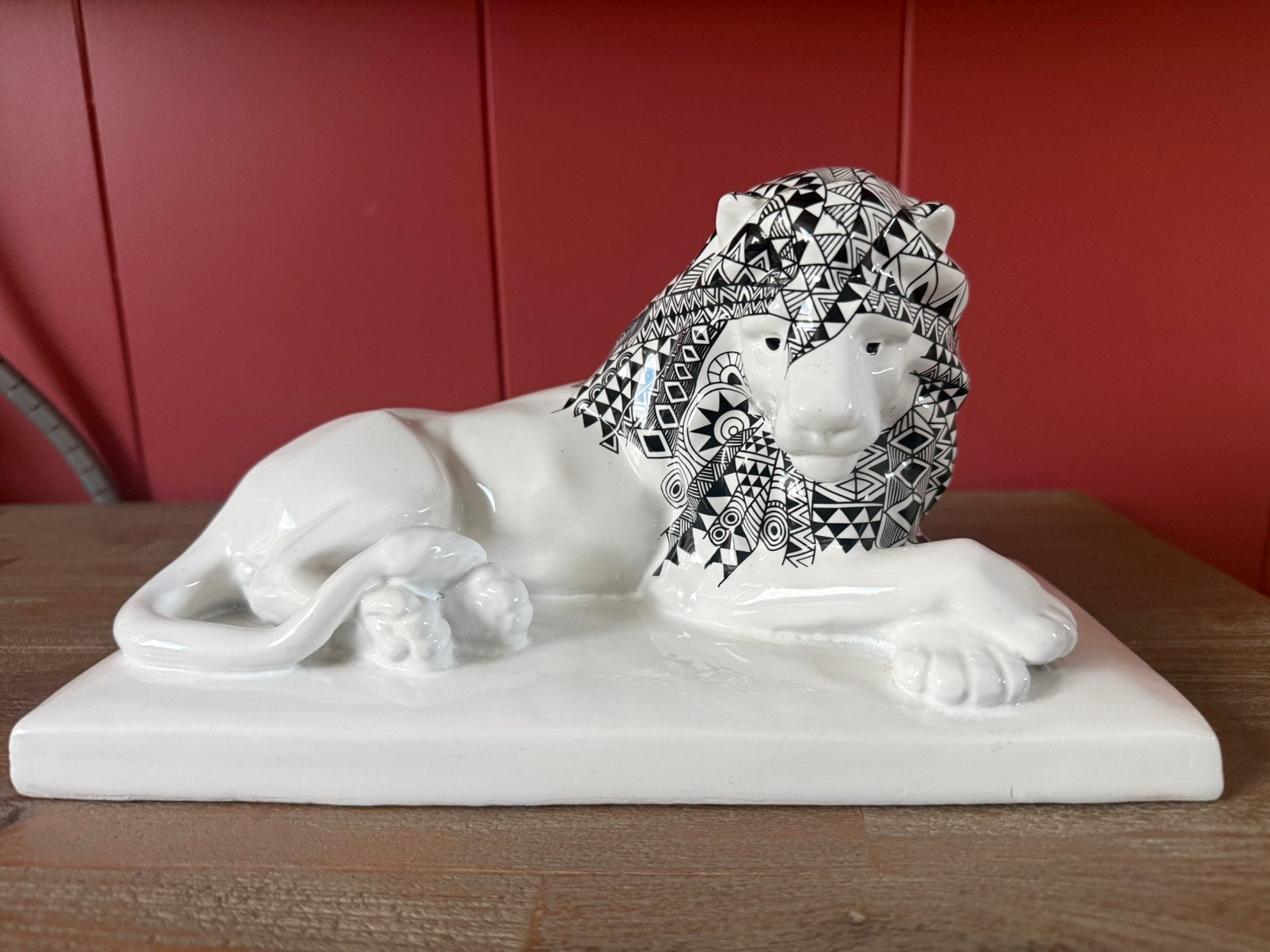 Hugo Boss “Africa Lion” display model, Overige onderwerpen, Geglazuurd, Ophalen of Verzenden, 20 - 50 cm
