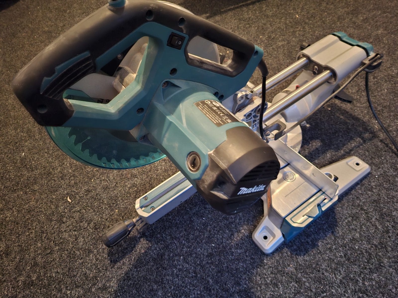 Makita afkortzaag LS1110F
