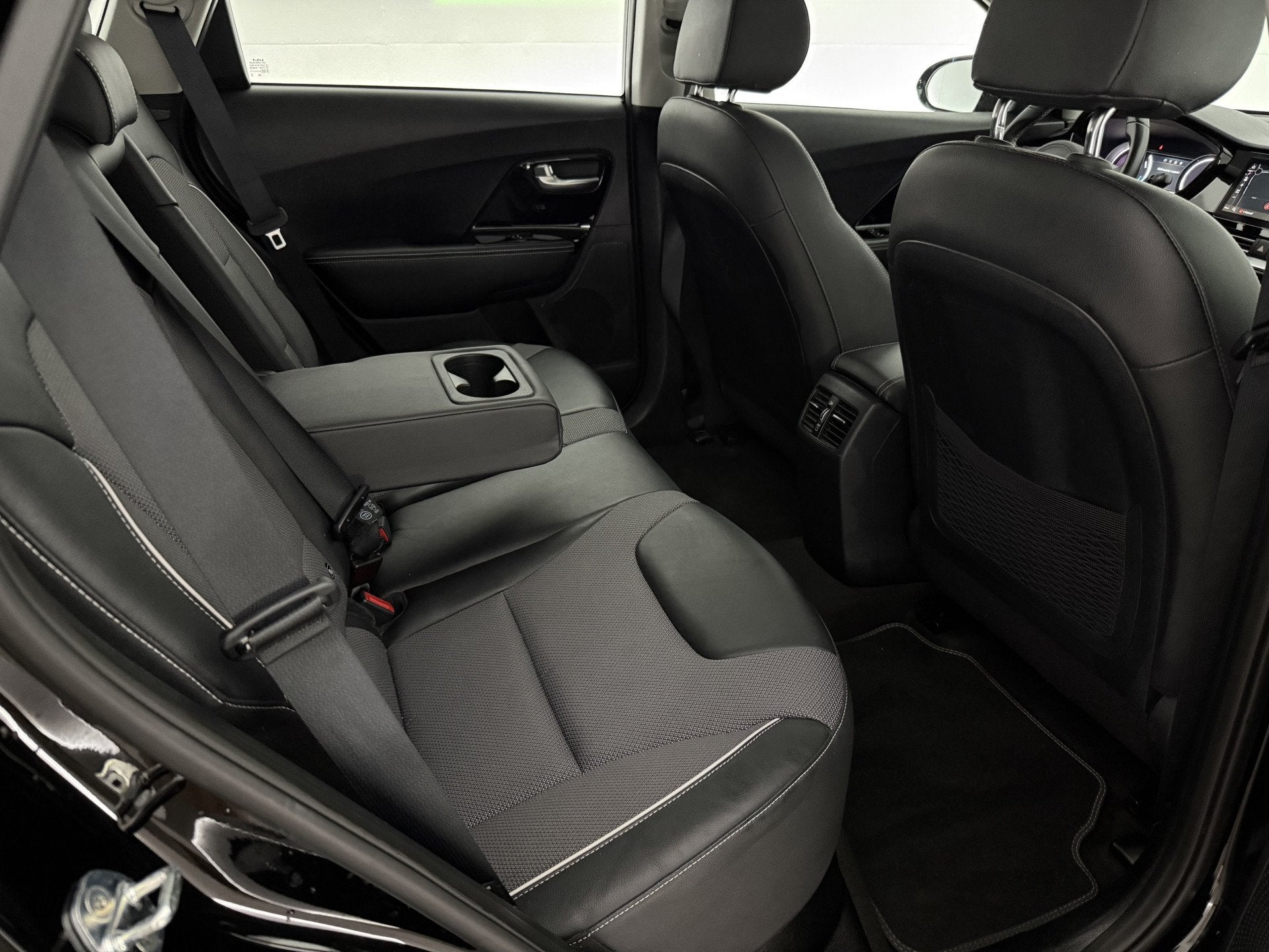 Foto 34 van Kia e-Niro DynamicLine 64 kWh | Snelladen | SOH 95% | Clima