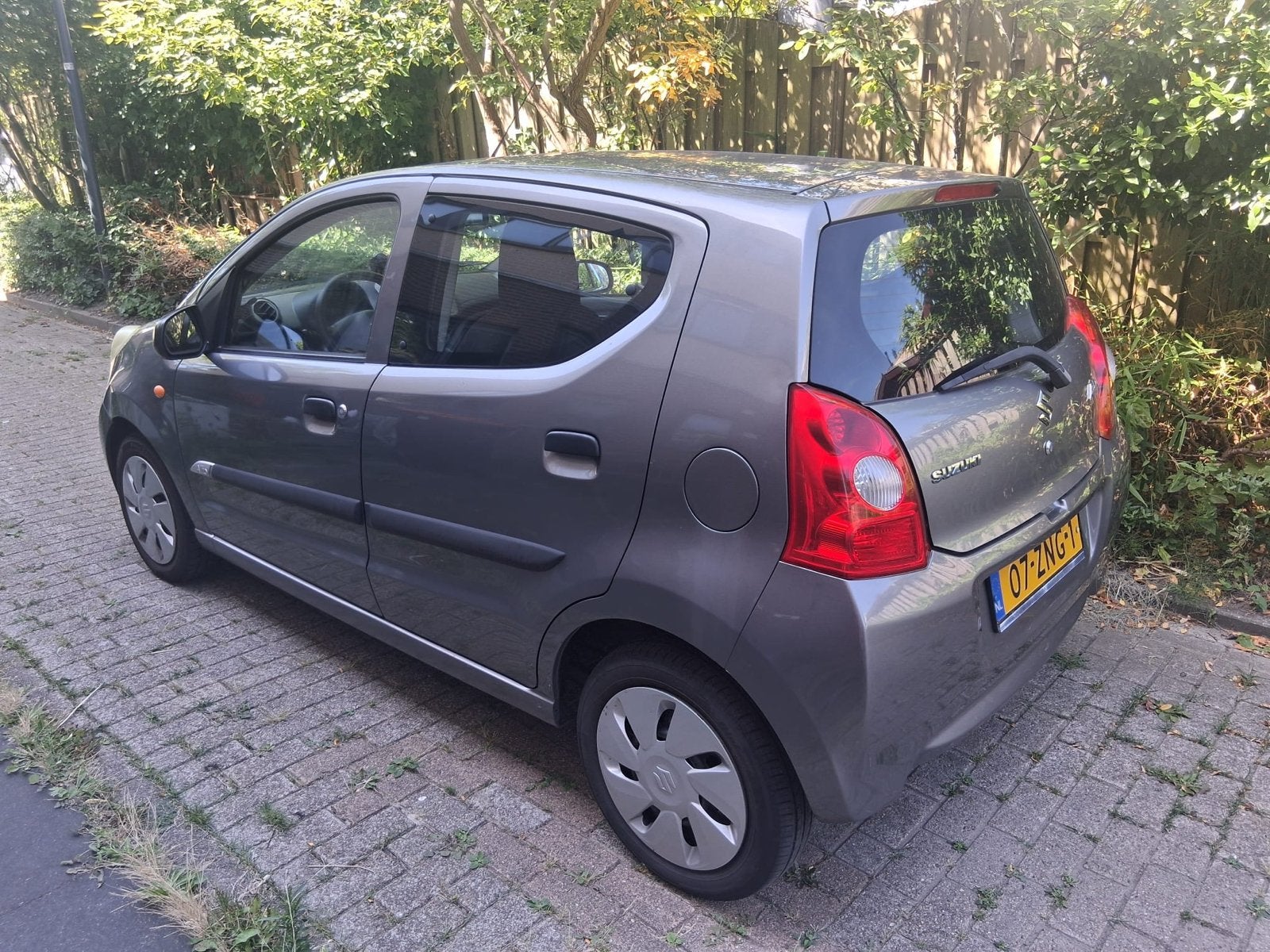 Suzuki Alto 1.0 2013 Grijs, Voorwielaandrijving, 200 kg, 4 stoelen, Origineel Nederlands